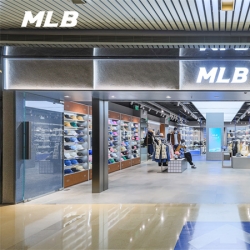 MLB品牌羽绒系列上新，品牌大使张凌赫现身「MLB超搭灵感日」